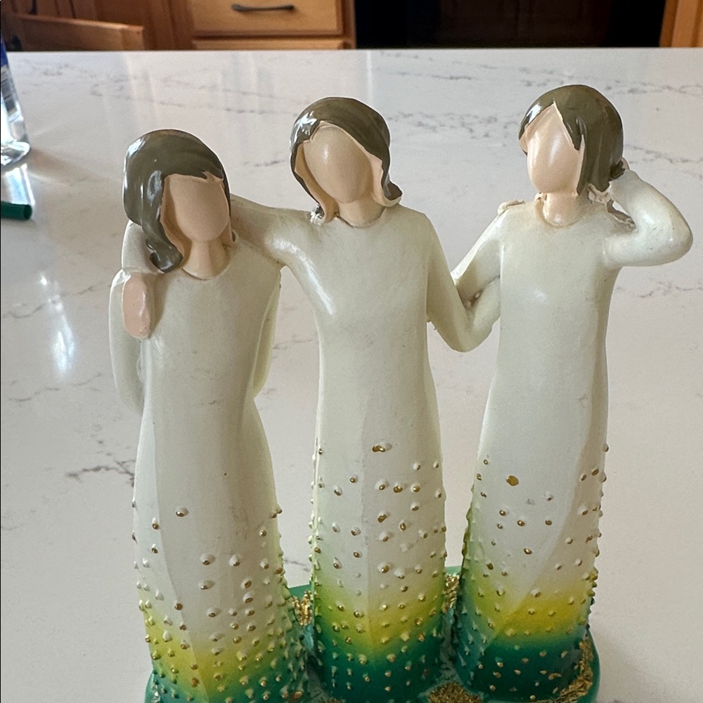 WillowTree 3 Sisters by My Side Classic Sculpture